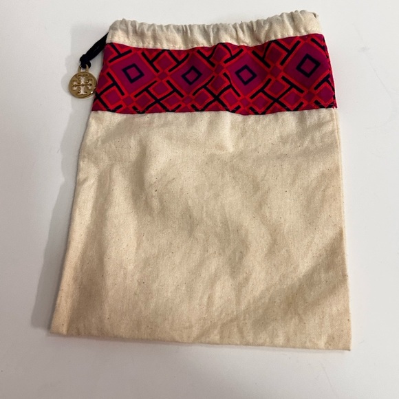 🧳 Tory Burch Dust Bag - Perfect for Your Next Trip ✈️ - Picture 1 of 6